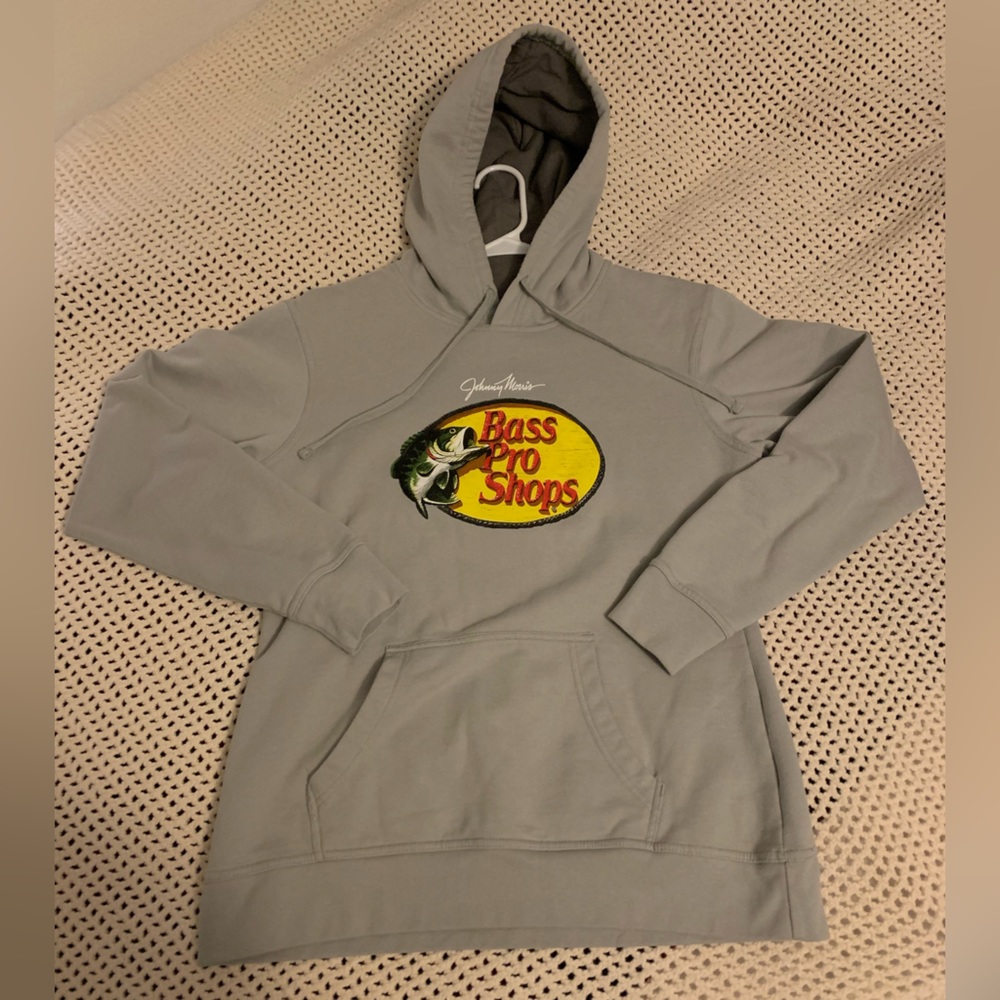 NWOT Bass Pro Shop hoodie. Medium. Grey.